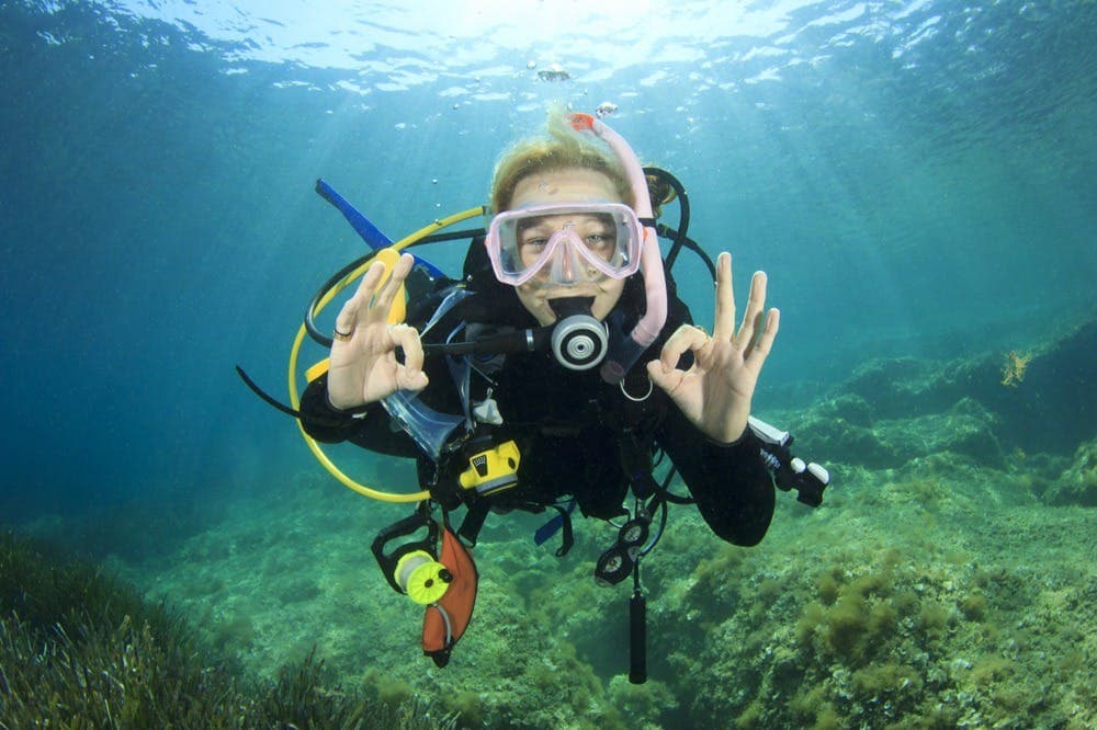 Hurghada: Guided Scuba Diving Experience + Roundtrip Transfer + Lunch