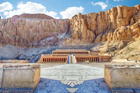 From Aswan:4 Days Nile Cruise Luxor Abu Simbel & Air Balloon