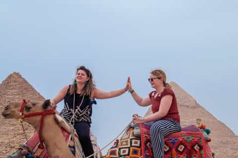 Giza: Female Guided Pyramids and Egyptian Museum Tour