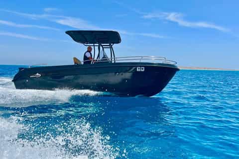 Hurghada: Private Speedboat Adventure with Fruits & Pick-up