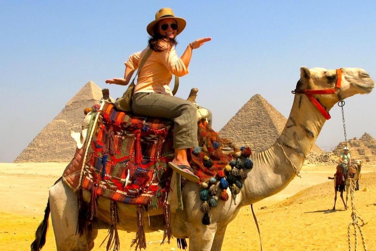 Private Half-Day Tour in Giza Pyramids with Camel Ride