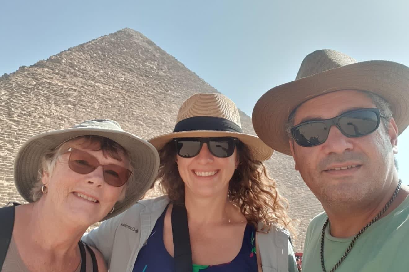 Full Day Tour Of Giza Pyramids, Memphis and Sakara