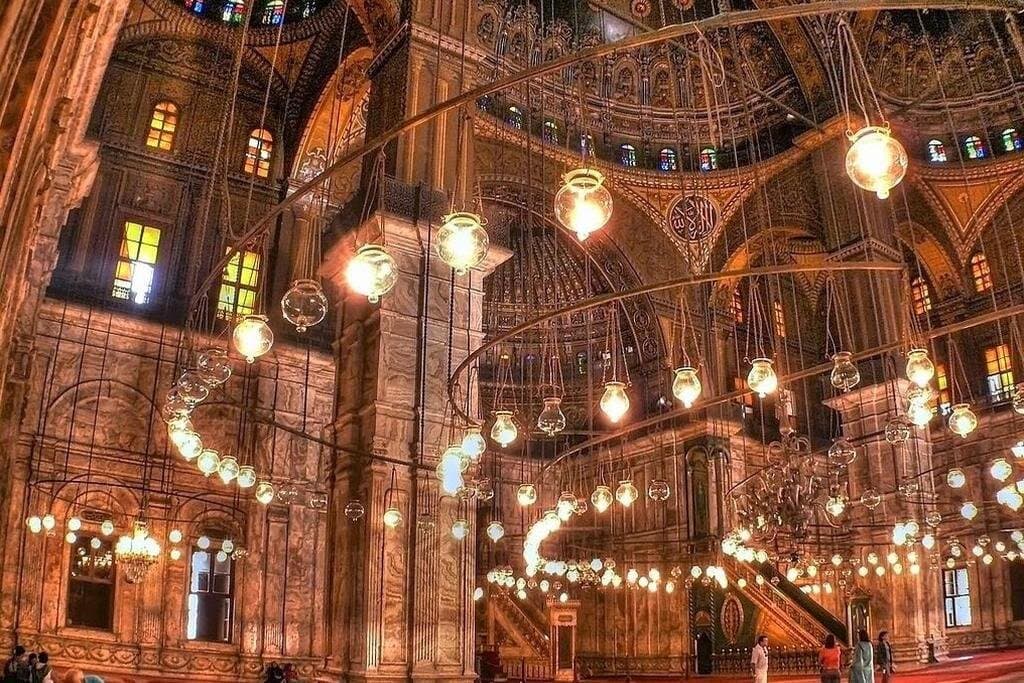 Sightseeing Private Full-Day Tour Visiting Coptic and Islamic Cairo with Lunch