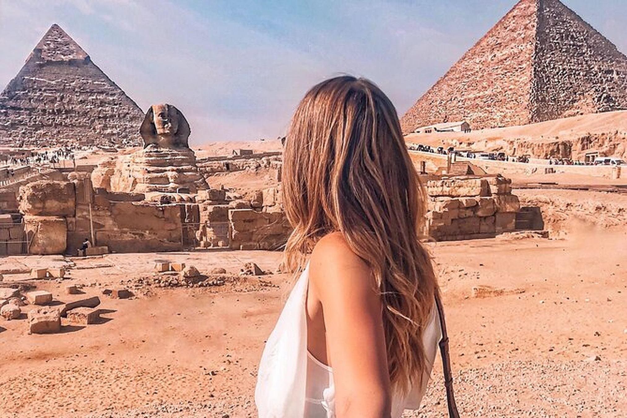 Day tour to Giza pyramids, Sphinx and Nile Dinner Cruise with Live Show