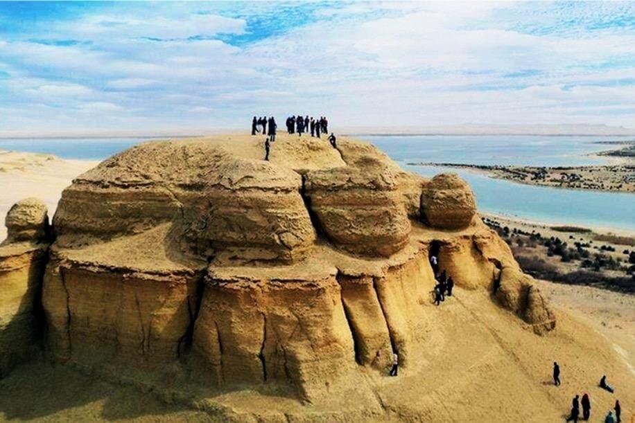 Wadi El Hitan (Whale Valley) & Fayoum 4x4 Safari