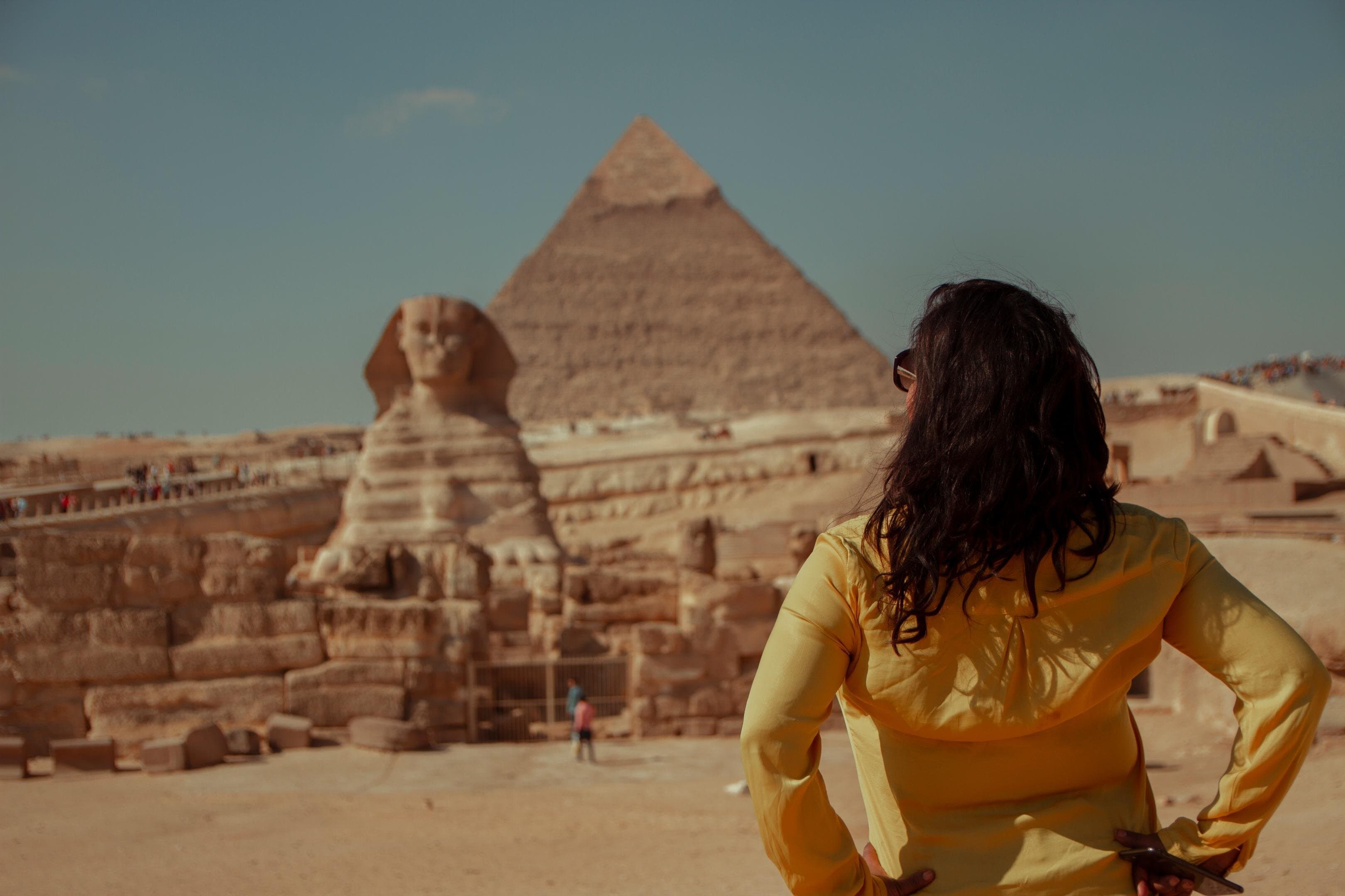 Layover Tour To Pyramids of Giza with Nile Felucca From Cairo Airport