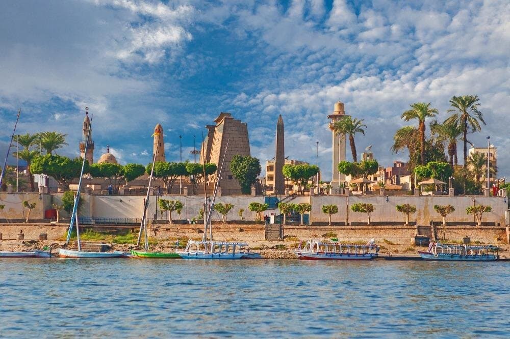 Hurghada : Private Luxor Day Tour Habu and Luxor Temples and more