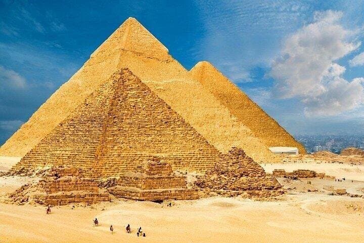 Cairo Top Tour: Giza Pyramids, Old Egyptian Museum & Bazaar