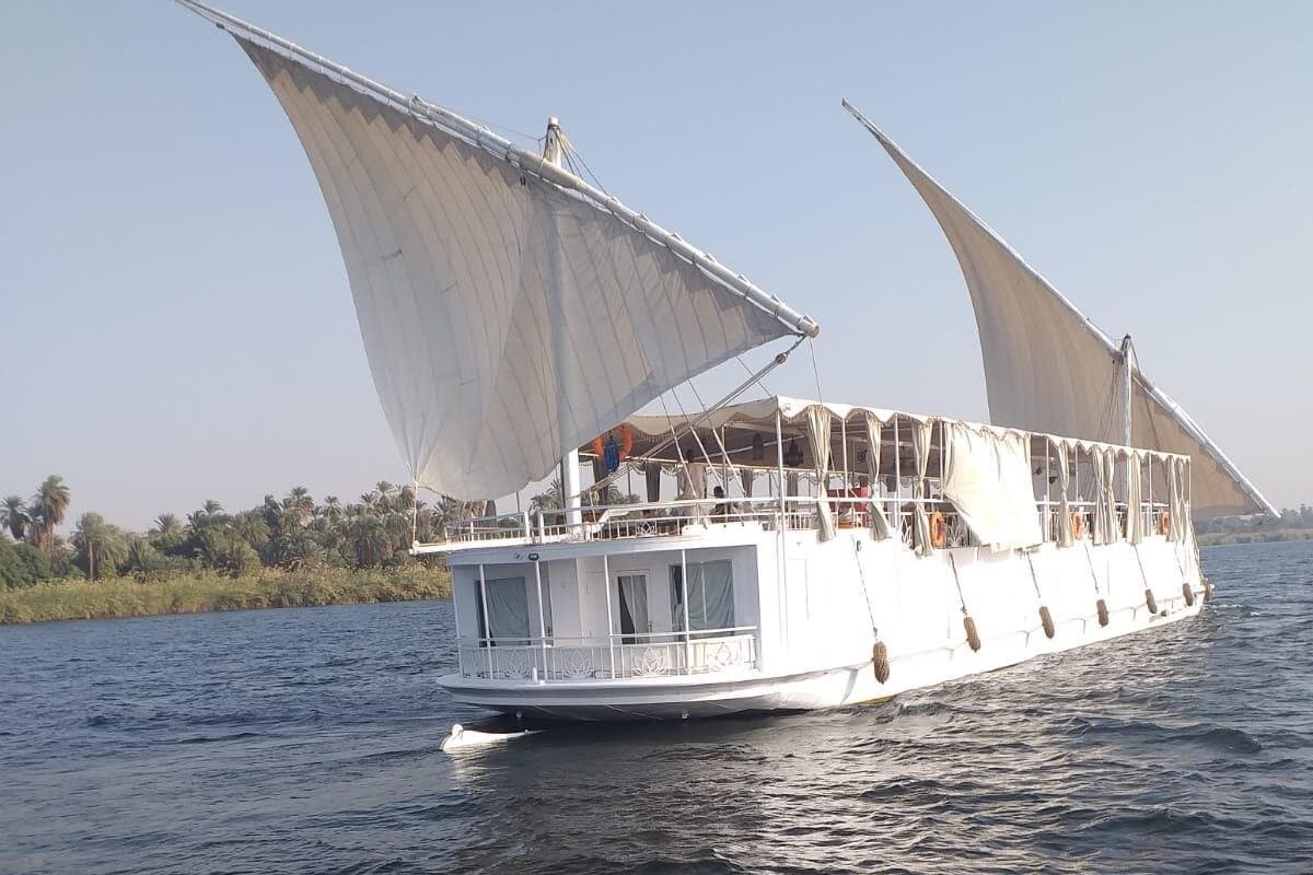 7 Days GEM pyramids Dahabiya with Abu simbel temples