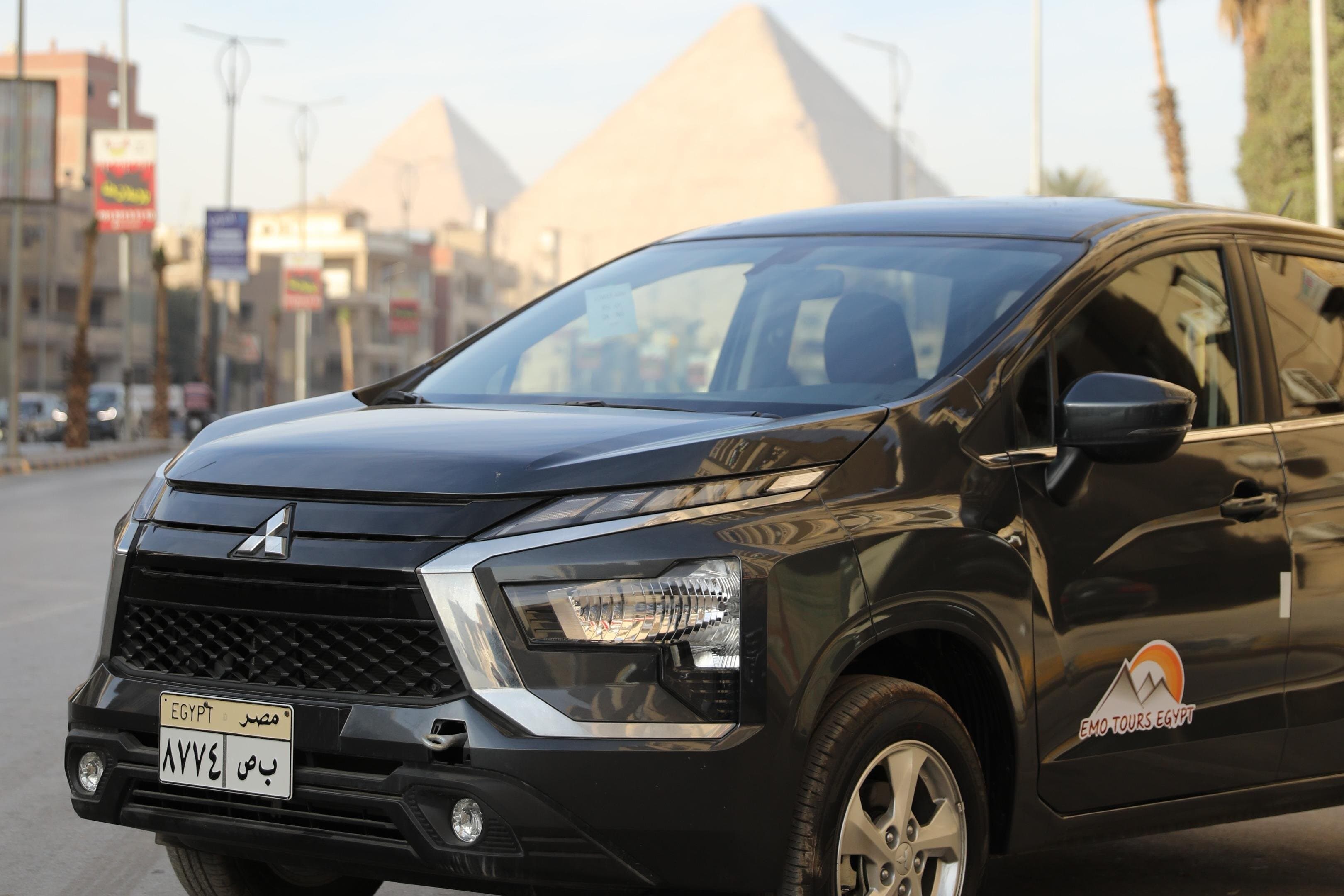 The pyramids of Giza By Taxi from the airport