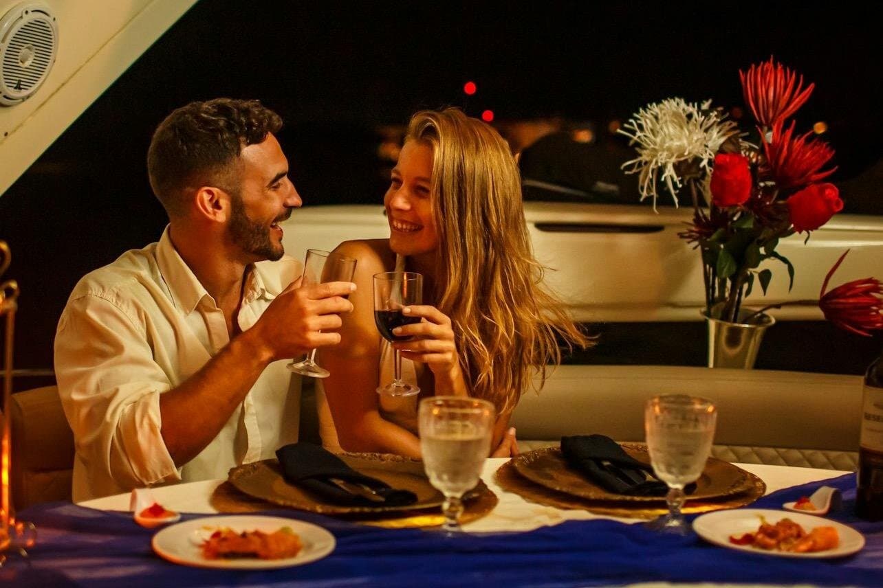 Romantic Dinner Cruise in Cairo Nile for Couples (Luxury)