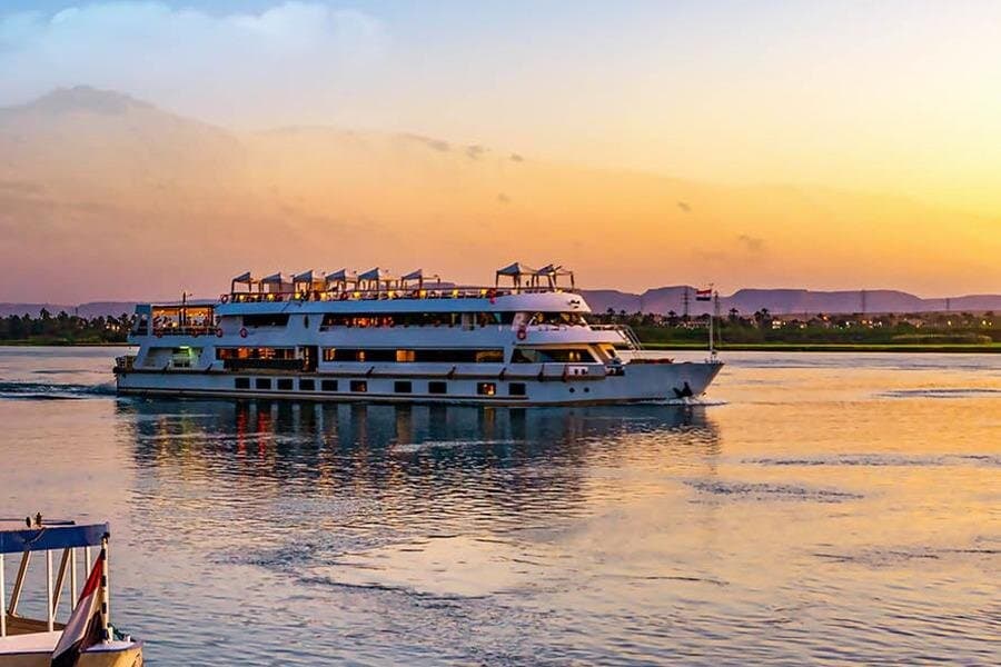 4 Days Dahabiya from Aswan to Luxor with Daily Guided Trip