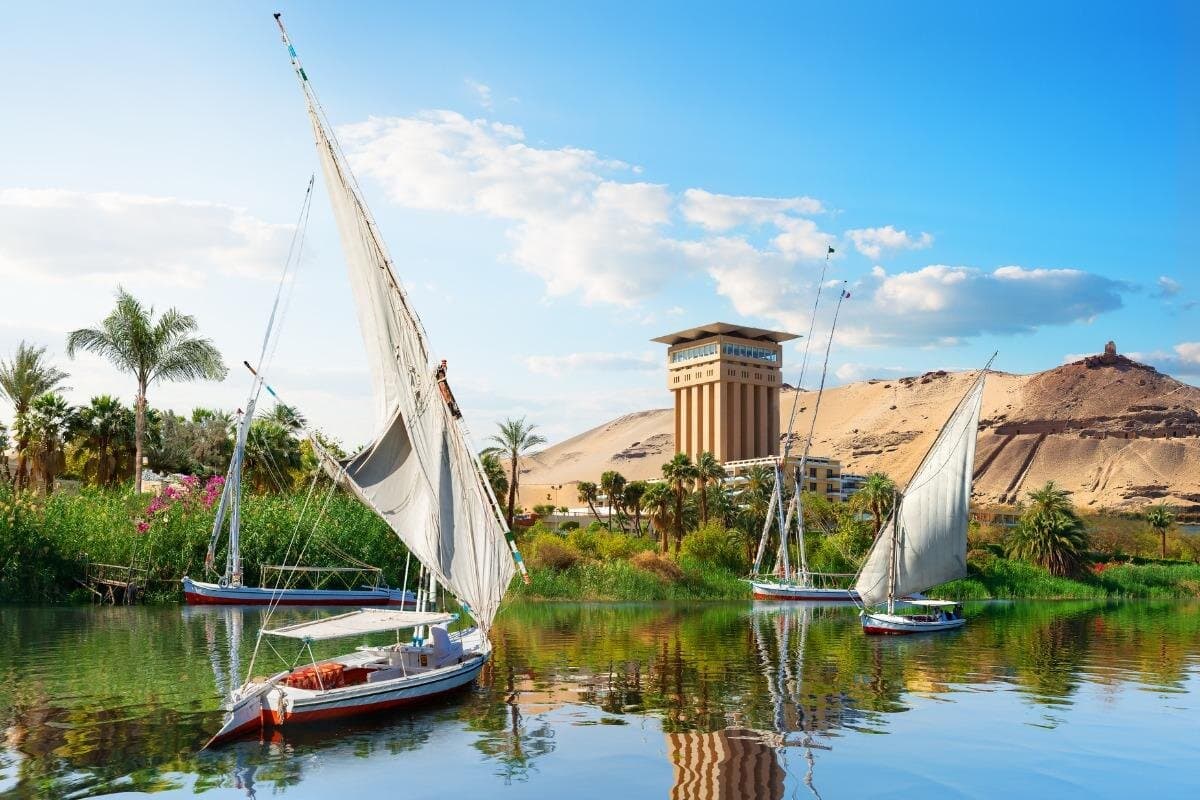 Private Transfer from Aswan City To El Gouna