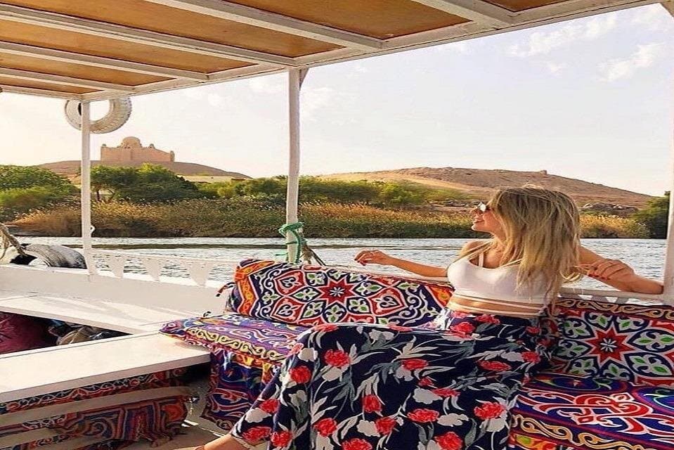 Private trip: balloon, east, lunch and felucca