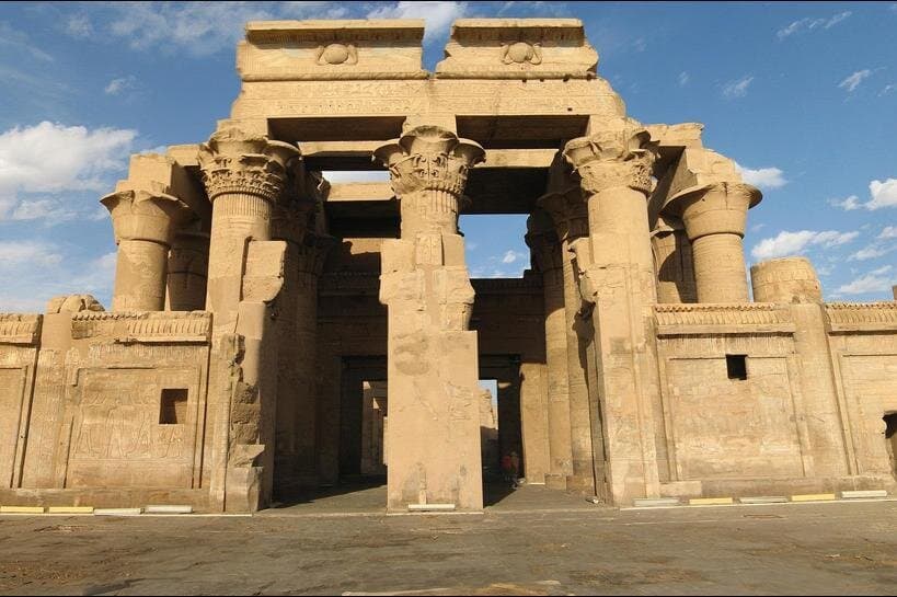 Private Trip From Luxor To Edfu Kom Ombo Temples