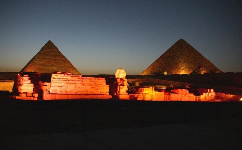 Show sound and light at night Giza pyramids