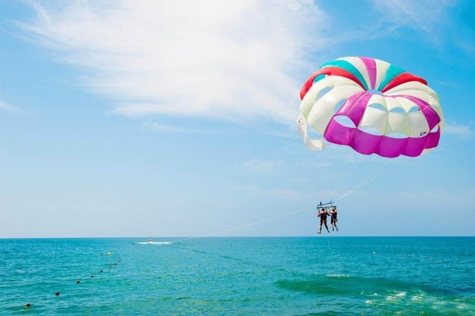 Enjoy on the Parasailing Experience with Transfer - Hurghada