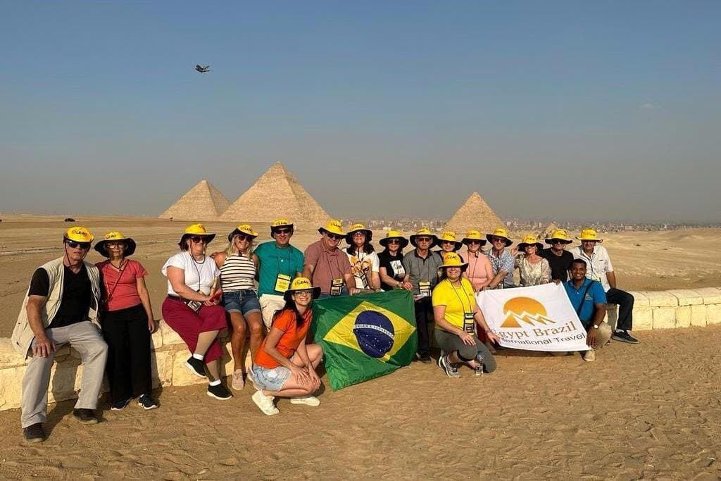 Private Full-Day Tour with Giza Pyramids Egyptian Museum and Lunch