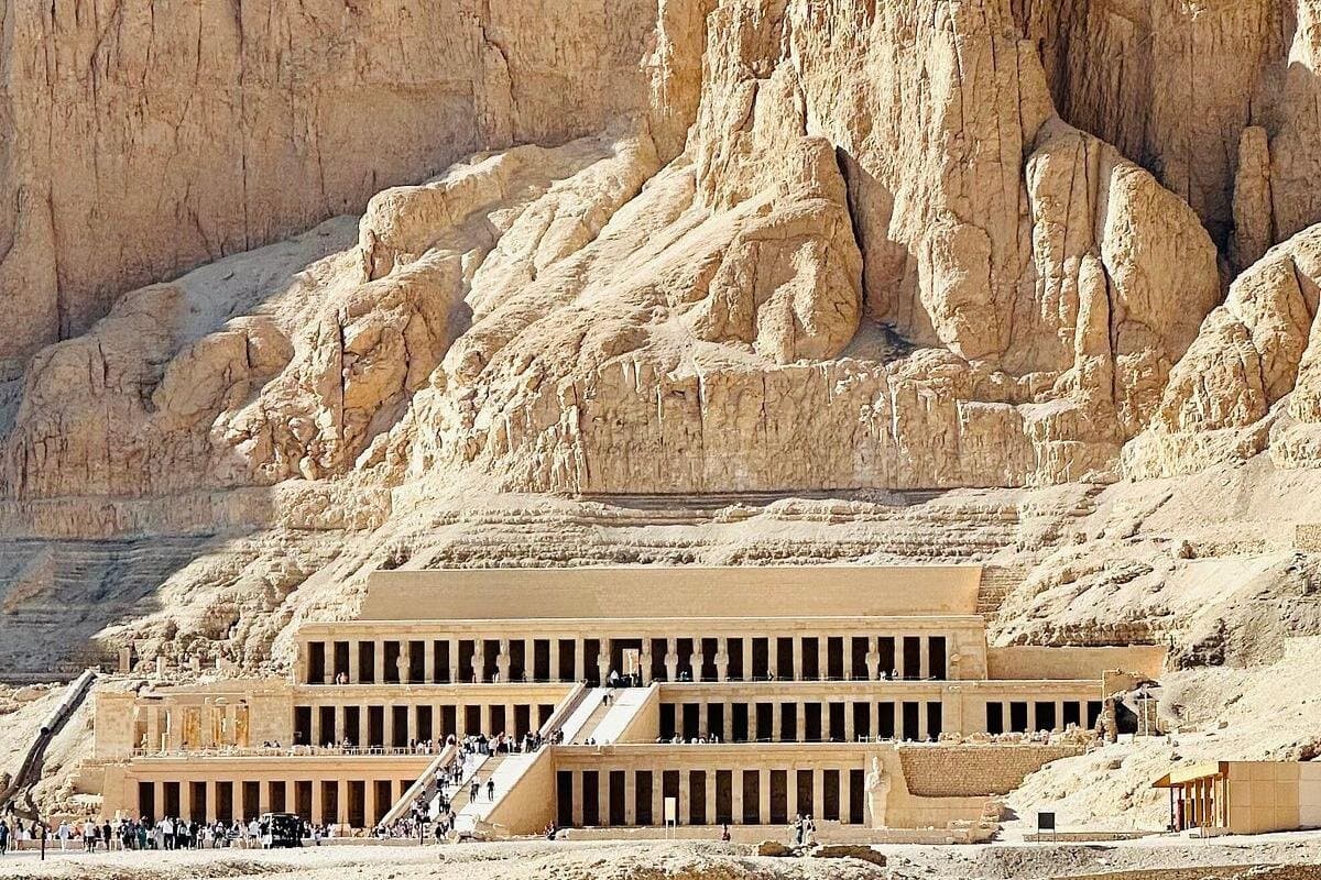 Private tour: Luxor& karnak Temples , valley of the kings & More
