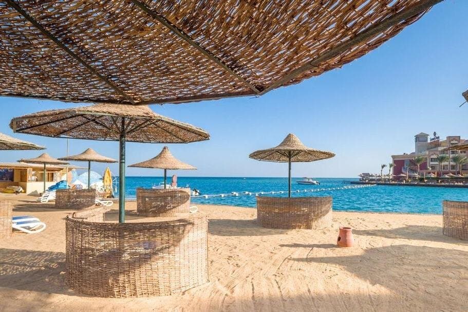 Hurghada Overnight from Luxor with private transfers
