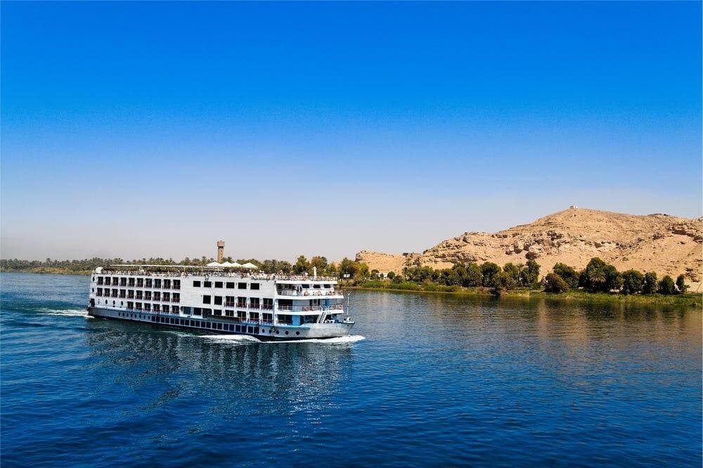 8-Day Private Tour Cairo, Aswan, Luxor and Nile Cruise by plane