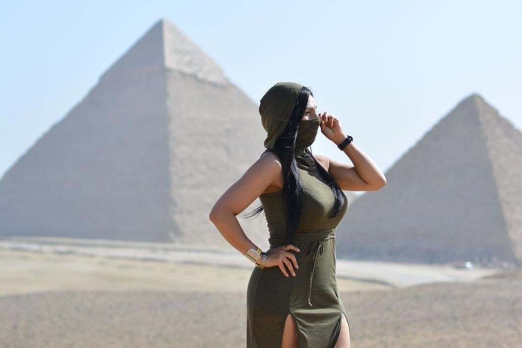Private Tour to Giza Pyramids, Sphinx, and Valley Temple with Lunch