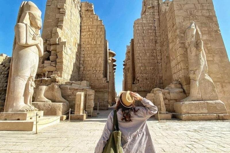 Private Luxor Full-Day Tour To The East and West Banks of The Nile+ Lunch