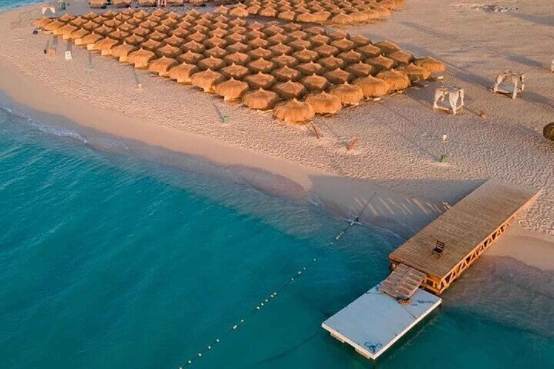 Hula Hula Island Trip by Private Speedboat & Parasailing–Hurghada
