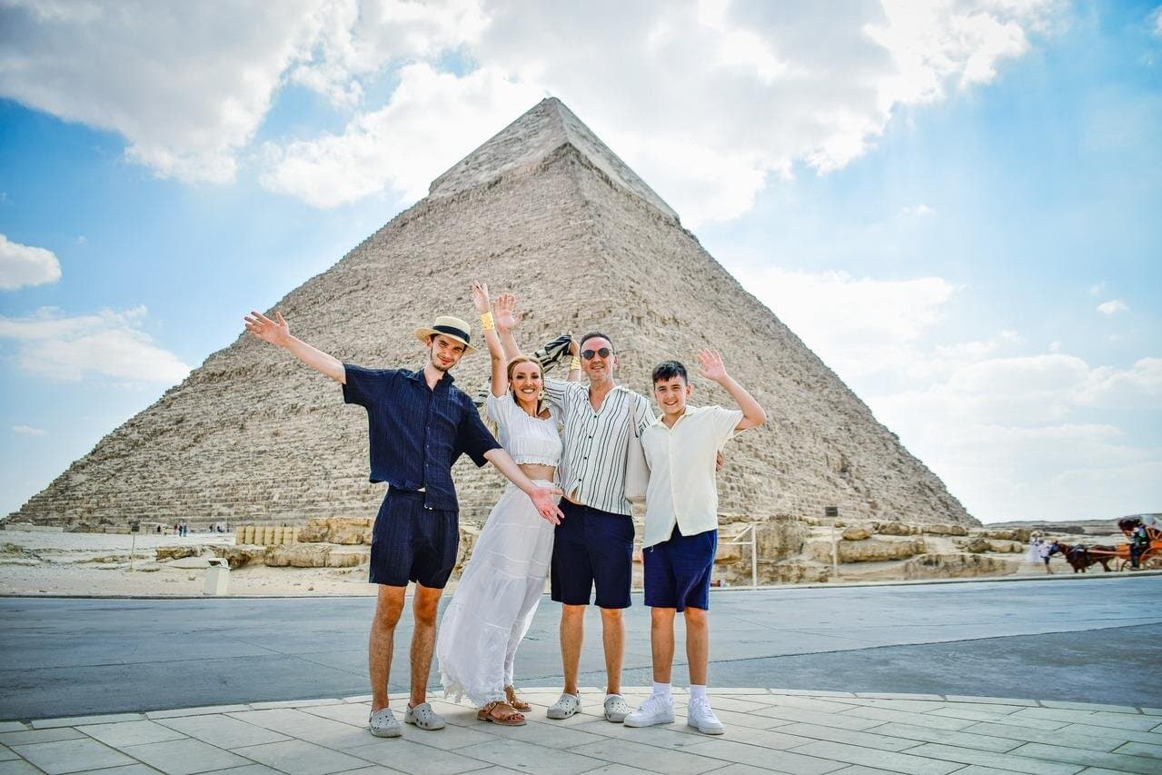 Cairo Day Trip Pyramids, Sakkara, & Memphis Tour with Lunch
