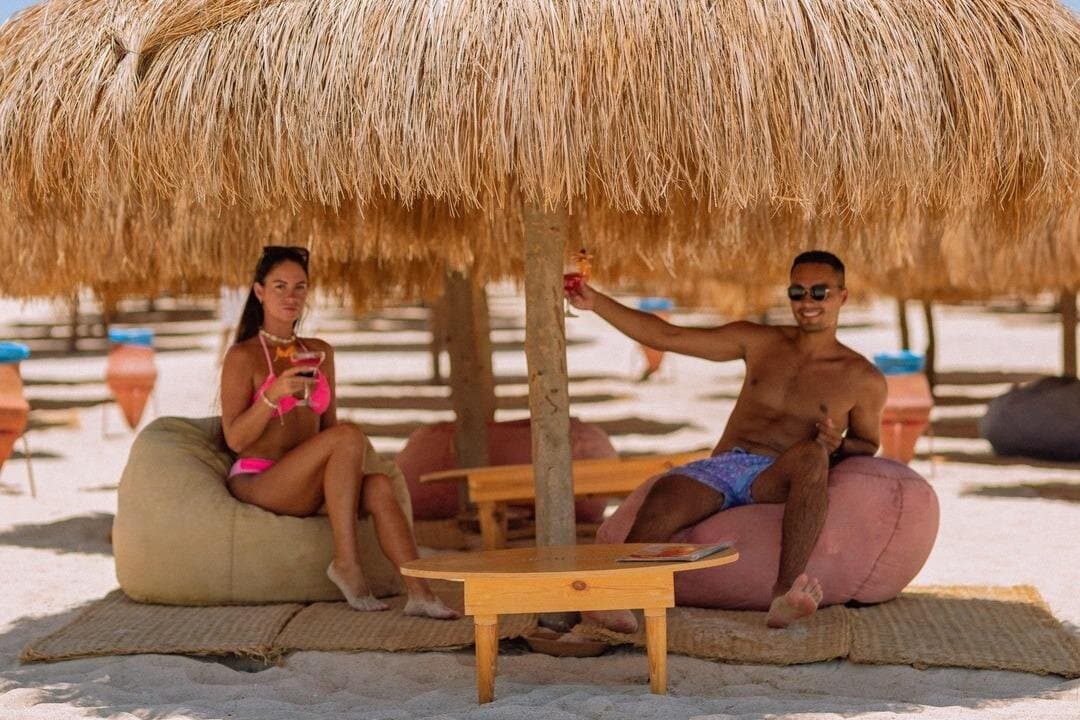 Full-Day Hula Hula Island Cruise with Snorkeling and Lunch