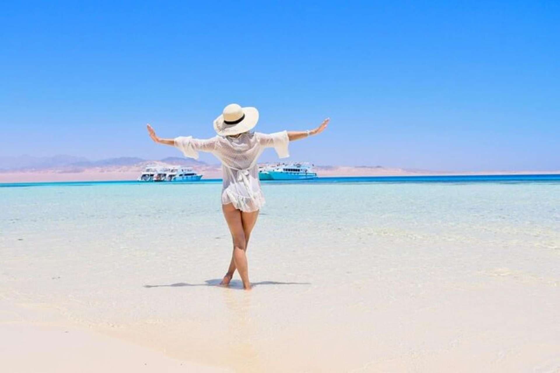Sharm el Sheikh White Island & Ras Mohamed Snorkelling, Lunch