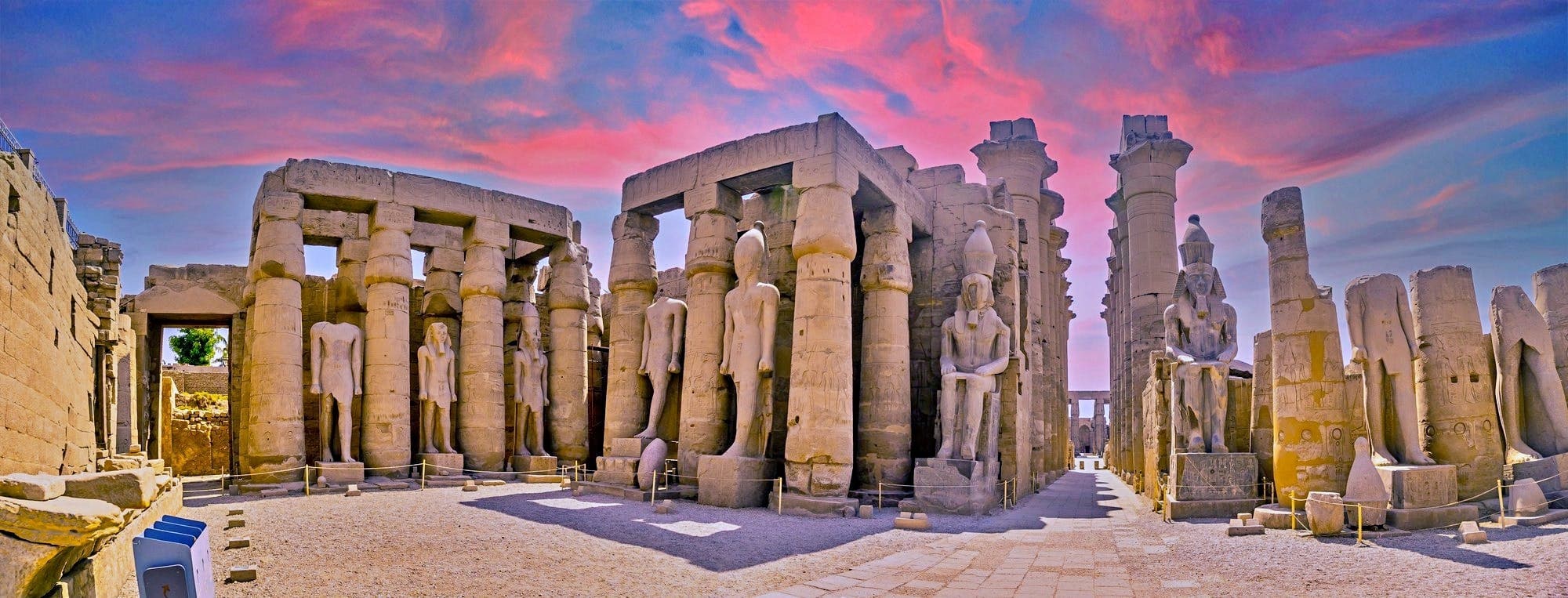 Luxor and a full solar eclipse of the century in Polish from Hurghada