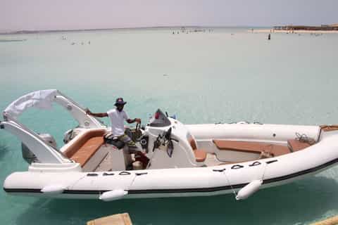 Makadi: Giftun Island Speedboat Cruise to Orange Bay & Fruit