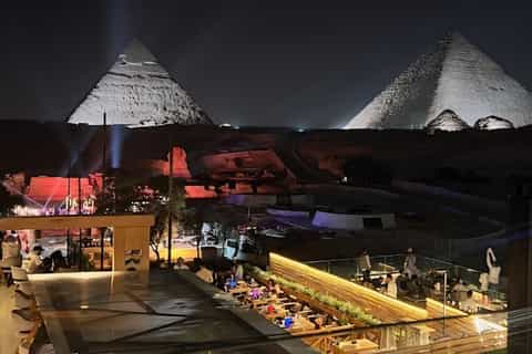 Giza: Dinner with Pyramids All Around You at Rooftop7000