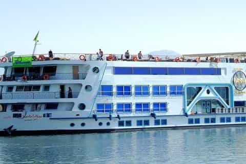 Sailing Nile cruise from Aswan to Luxor 2 nights
