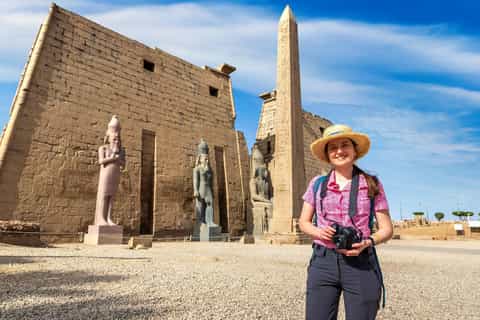 Luxor: Morning Guided Tour to Luxor Temple and El Souk