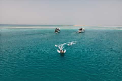 Hurghada: 3-Island Speedboat, Dolphin Watching & Snorkeling
