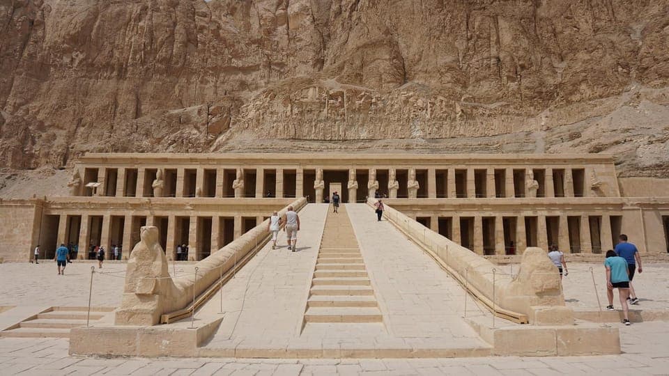 Cairo: Overnight Trip to Luxor by Plane
