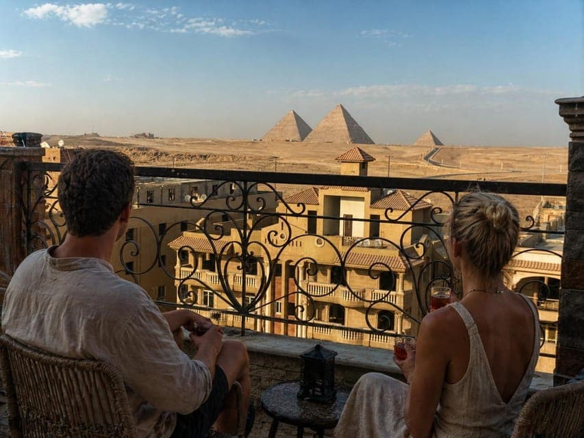 Hurghada: Cairo 2-Day Tour with Luxury Pyramids View Stay