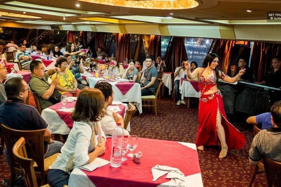 Cairo: private Dinner Cruise on the Nile River with Entertainment