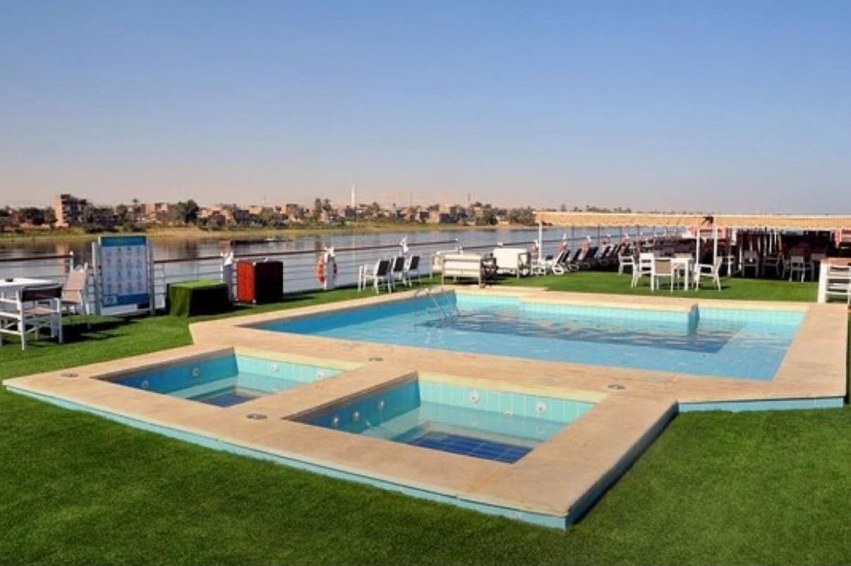 4 days Nile cruise luxor,Aswan,hot air balloon&abu simbel & train from Cairo