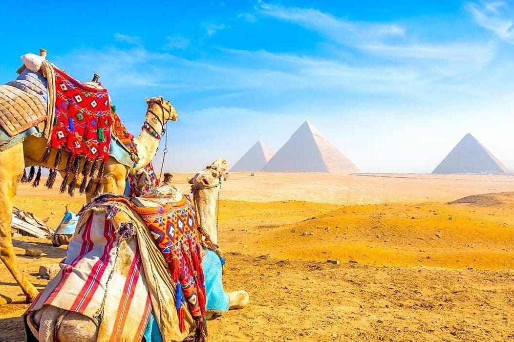Full Day Tour Giza Pyramids, Sphinx, Egyptian Museum and Khan El Khalili Bazaar