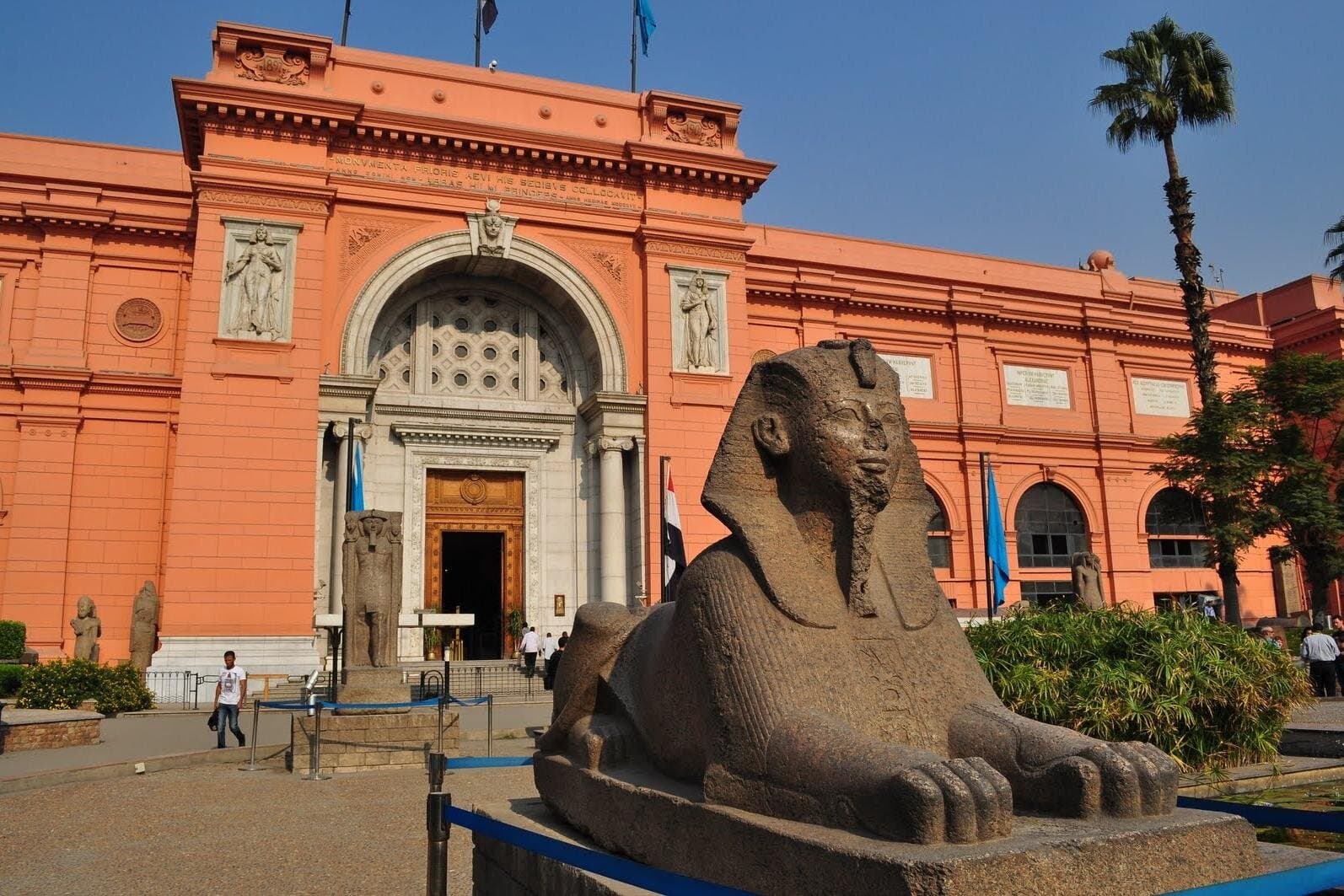 Cairo and Luxor Highlights: Two-Day Tour from Hurghada