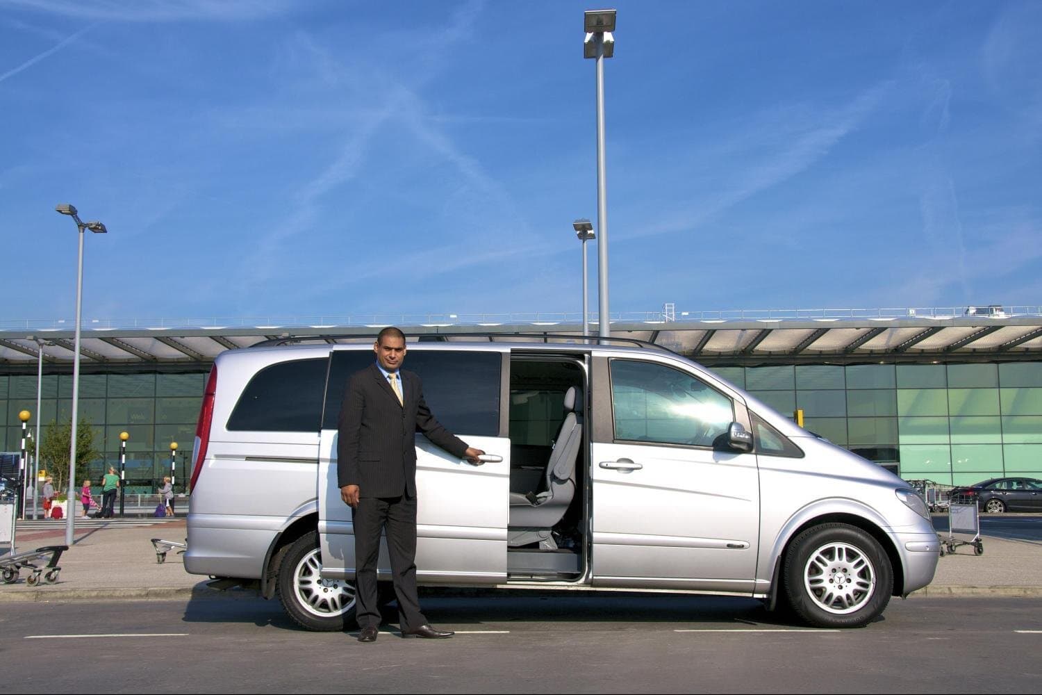 Private Arrival Airport Transfer from Cairo Airport to Cairo Hotels