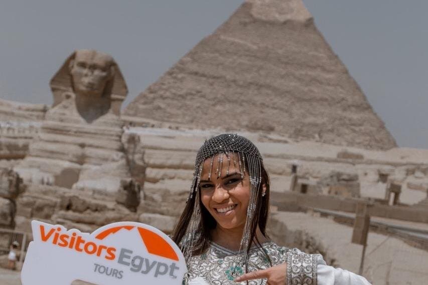 Private Tour at Pyramids & Sphinx by Camels .