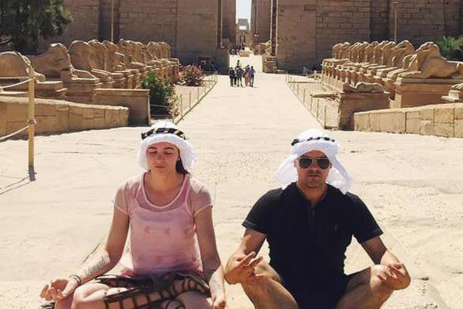Cairo: Guided Tour to Luxor East and West banks by Overnight VIP Bus