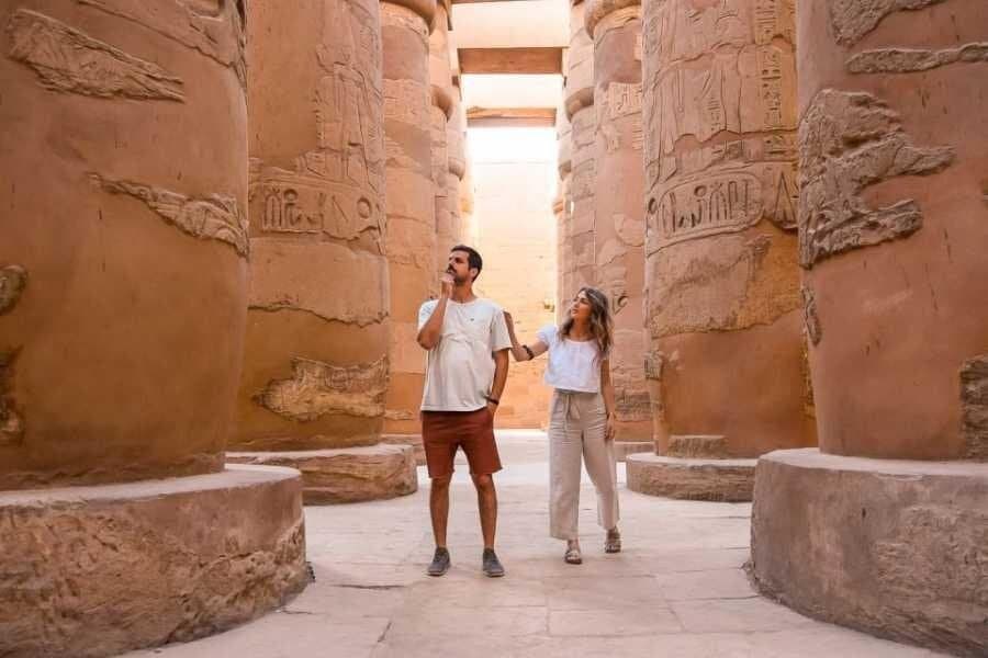 Sunrise at luxor tempels - east bank
