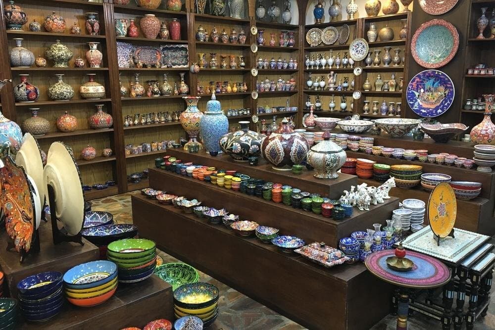 Safe shopping trip for high quality souvenirs