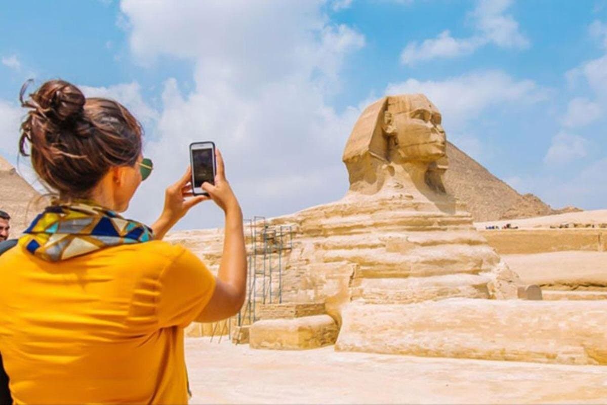 Giza Pyramids, the Sphinx, Islamic, Coptic Cairo Tour