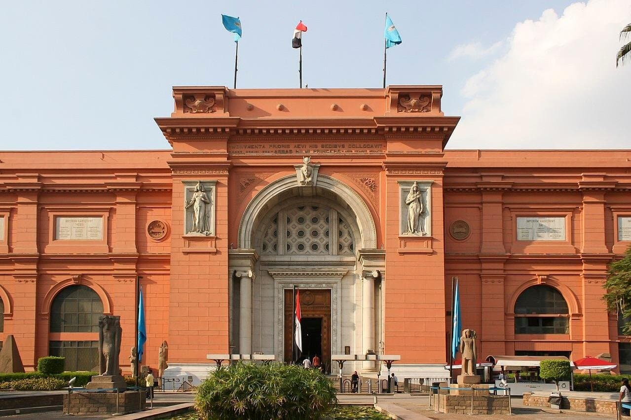 Top Half Day Tour Visit Old Egyptian Museum